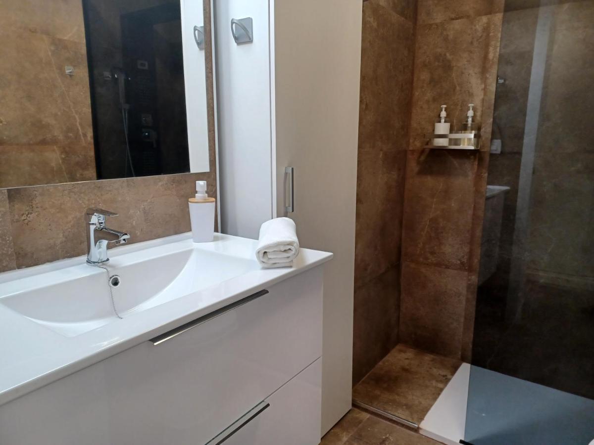Apartamento Acogedor Junto A Calle Betis, Triana-Los Remedios Sevilla Exterior foto