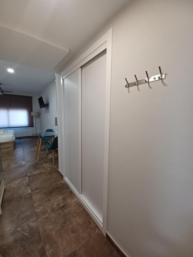 Apartamento Acogedor Junto A Calle Betis, Triana-Los Remedios Sevilla Exterior foto