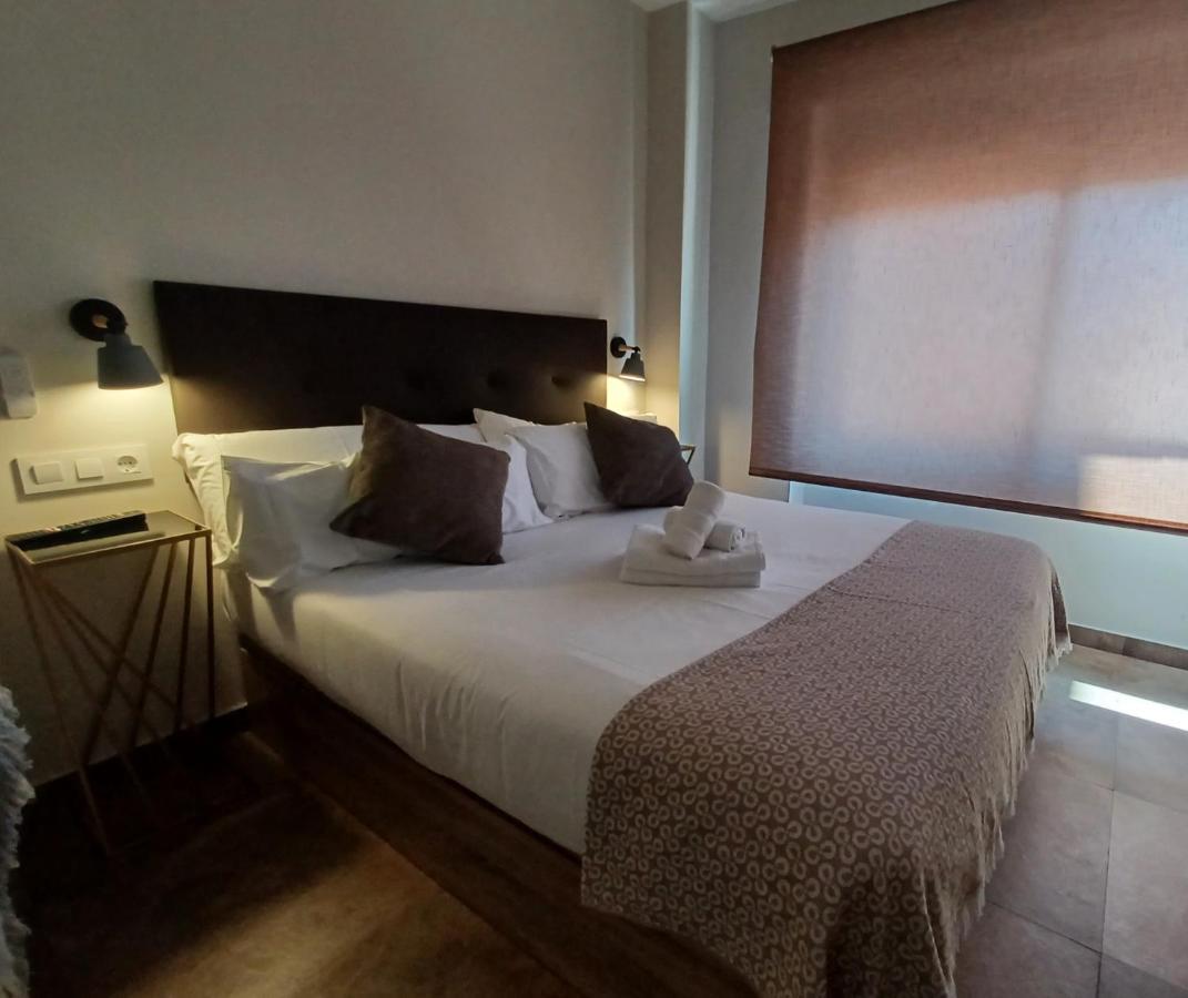 Apartamento Acogedor Junto A Calle Betis, Triana-Los Remedios Sevilla Exterior foto