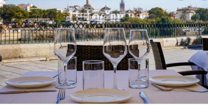 Apartamento Acogedor Junto A Calle Betis, Triana-Los Remedios Sevilla Exterior foto